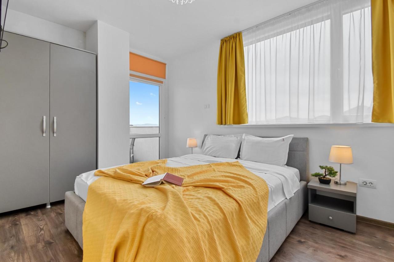 Ferienwohnung Modern In New Building With Panoramic View Brașov Exterior foto