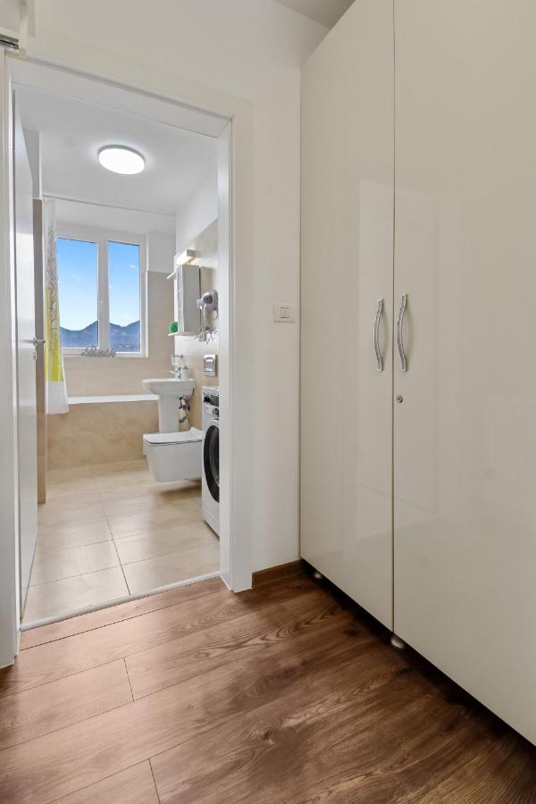 Ferienwohnung Modern In New Building With Panoramic View Brașov Exterior foto