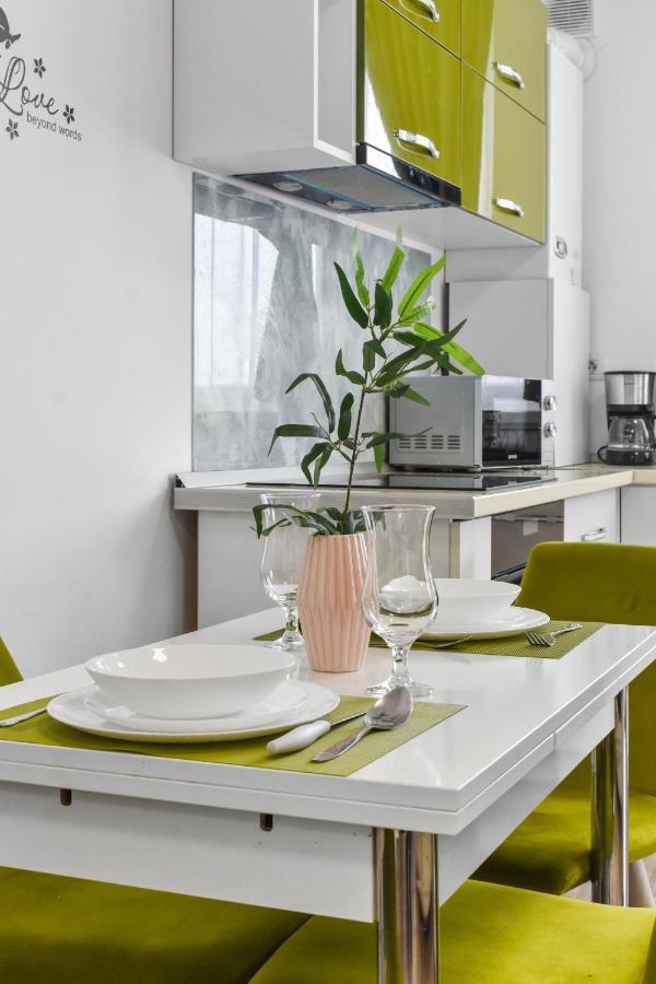 Ferienwohnung Modern In New Building With Panoramic View Brașov Exterior foto