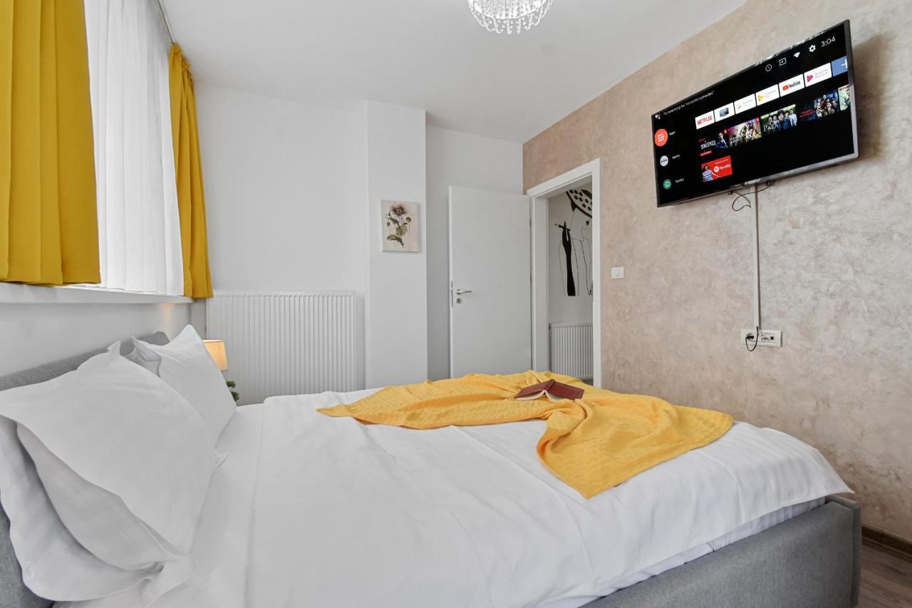 Ferienwohnung Modern In New Building With Panoramic View Brașov Exterior foto